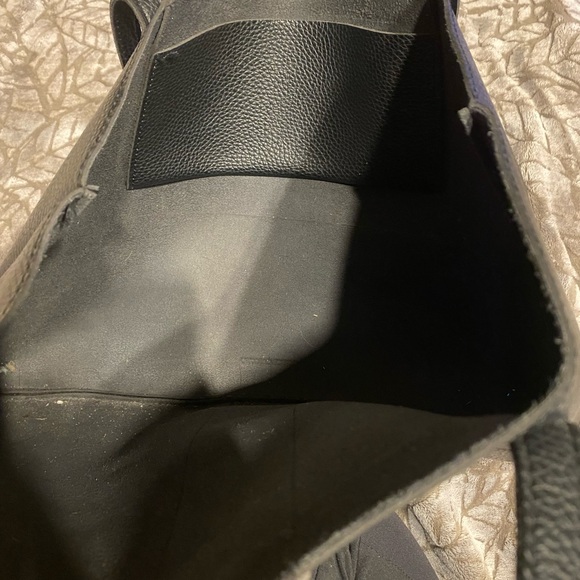 Vince Camuto Luck Faux Vegan Leather Slim Shoulder Tote Purse Bag Black Grey - Picture 3 of 3